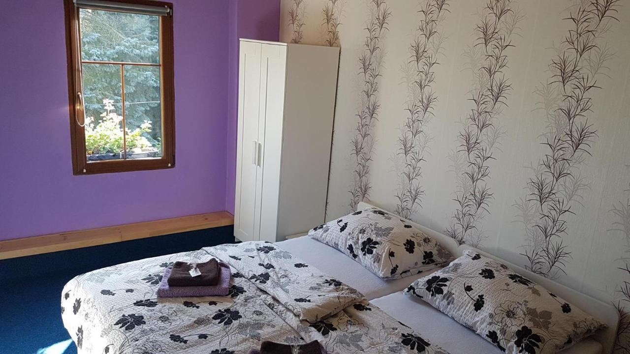 Chalupa V Kopci Vysoka Srbska Esterno foto